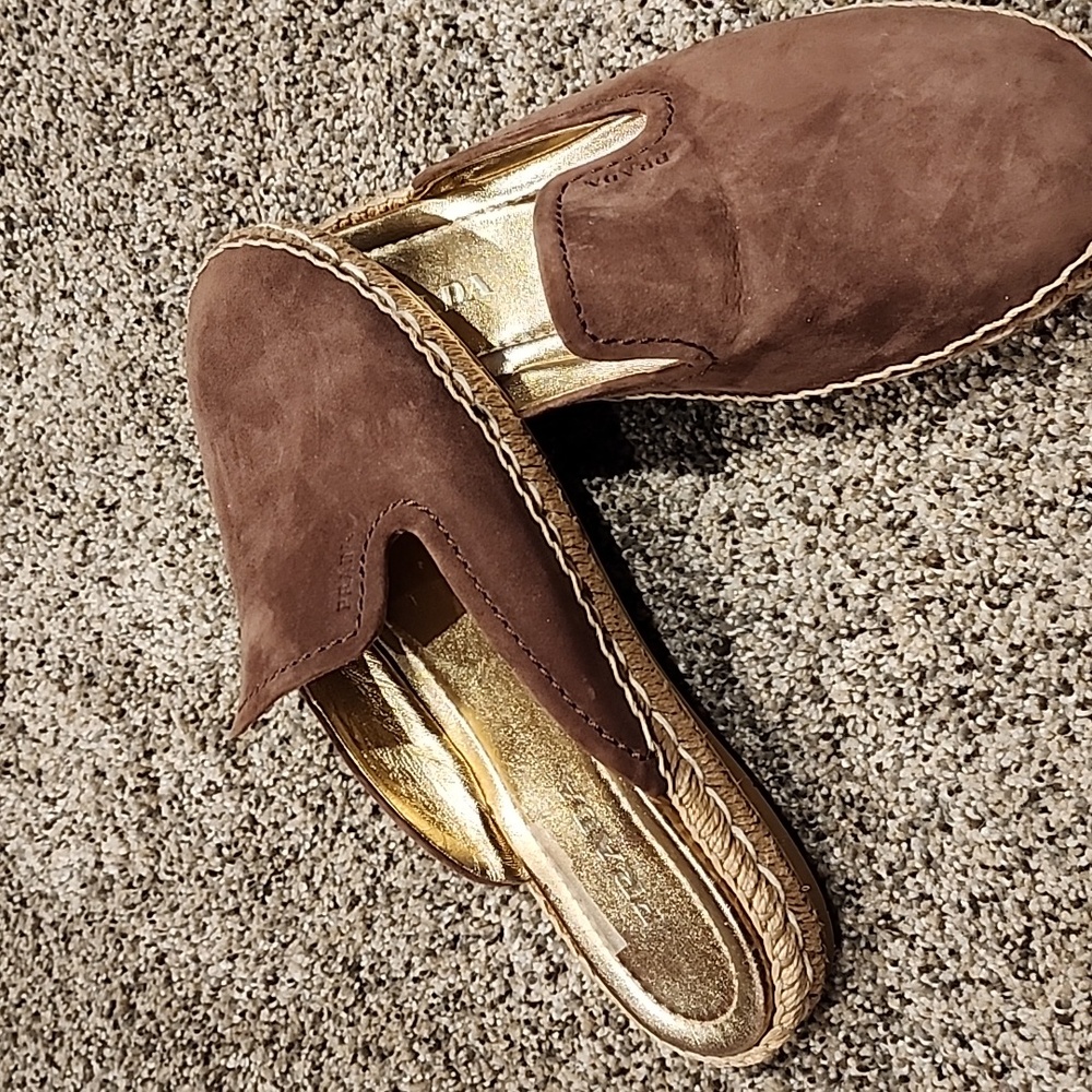 Shoe - Picture 2 of 5